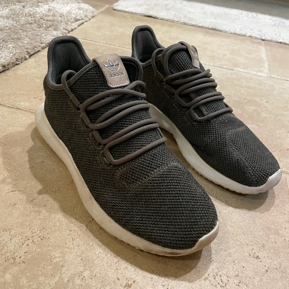 Adidas Tennis Shoes